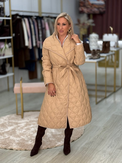 Parka comprida acolchoada com cinto (+ cores)