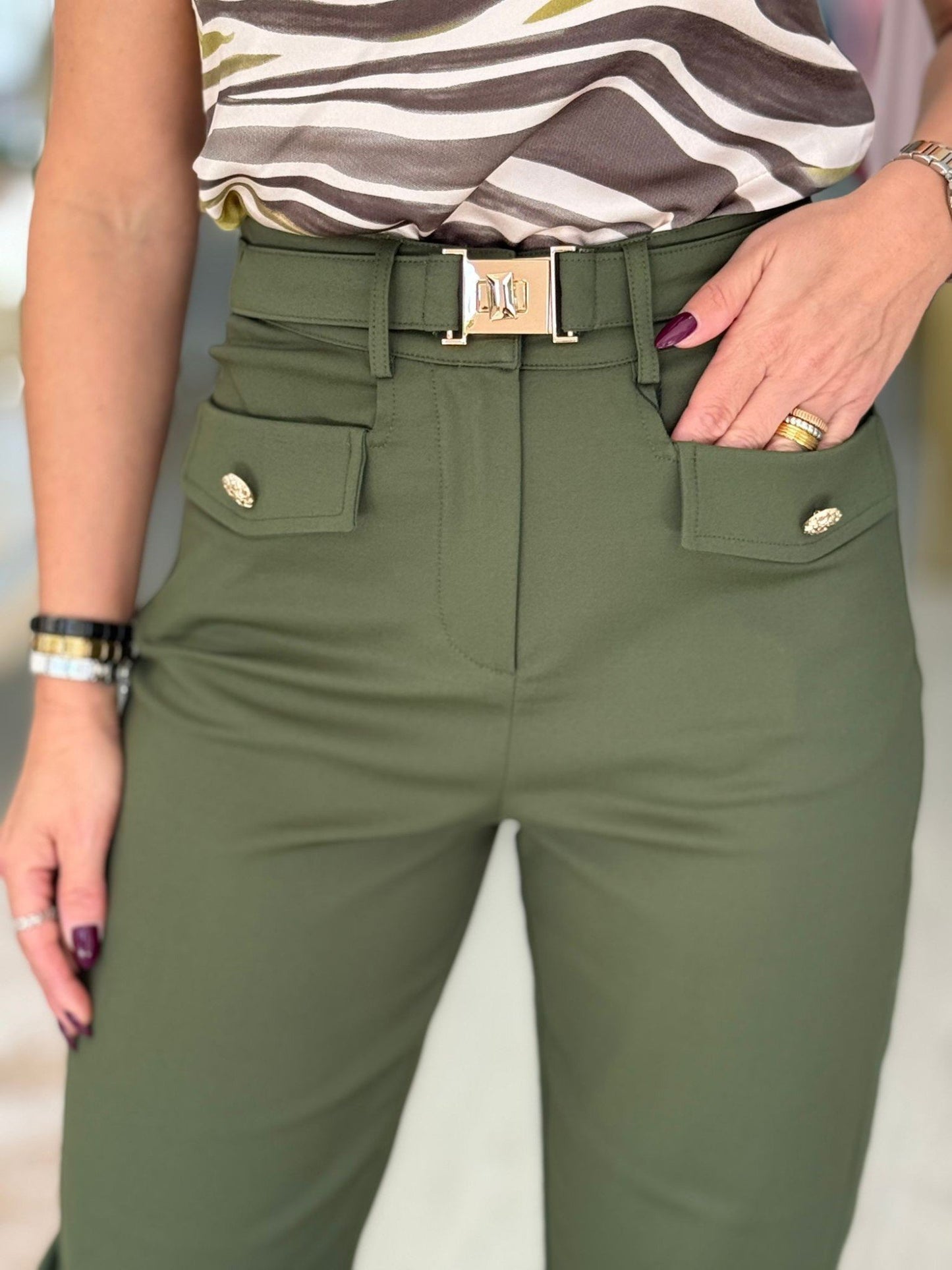 Calça clássica com cinto