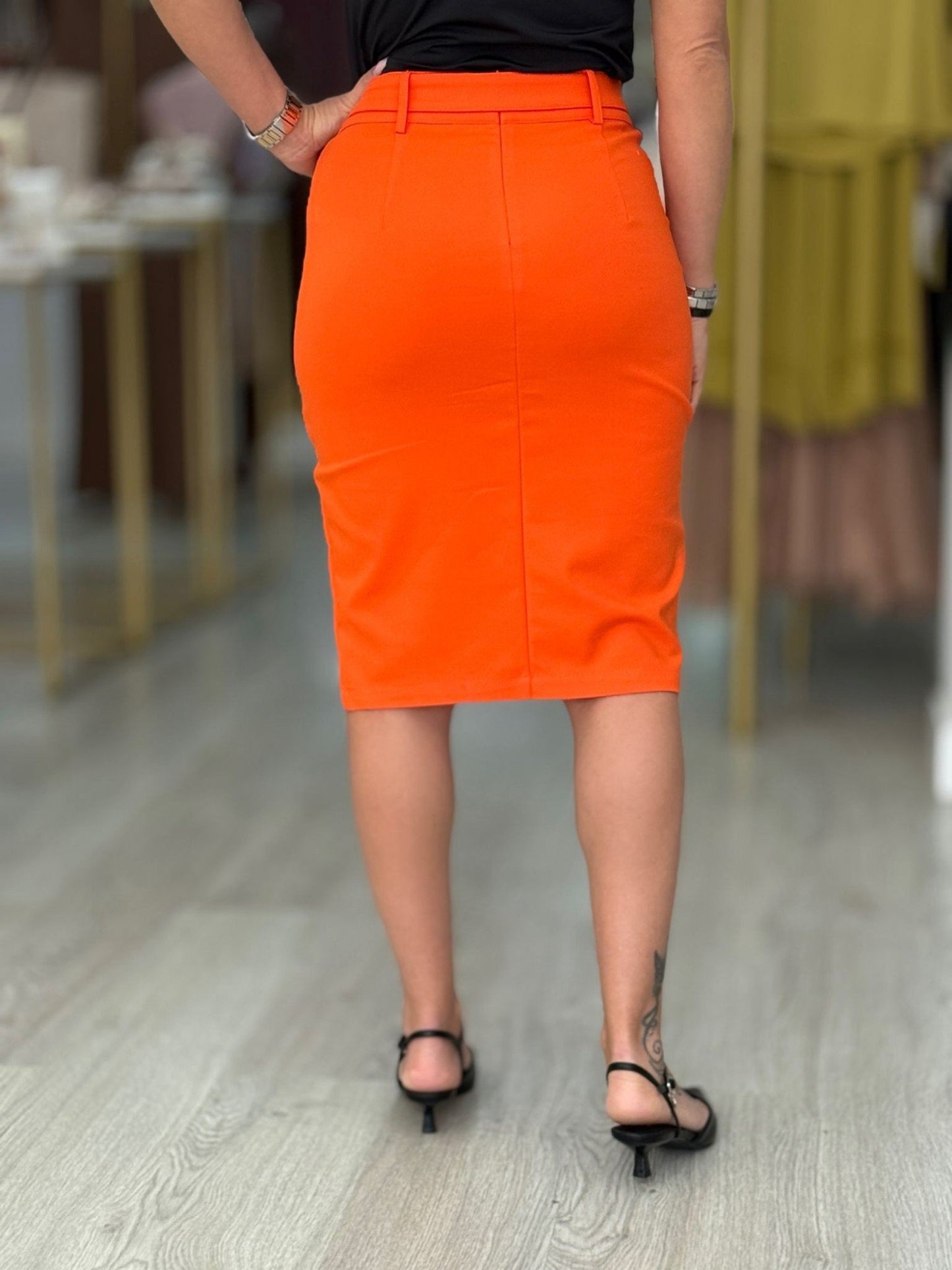 Saia lápis com cinto