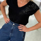 T-shirt com pedraria