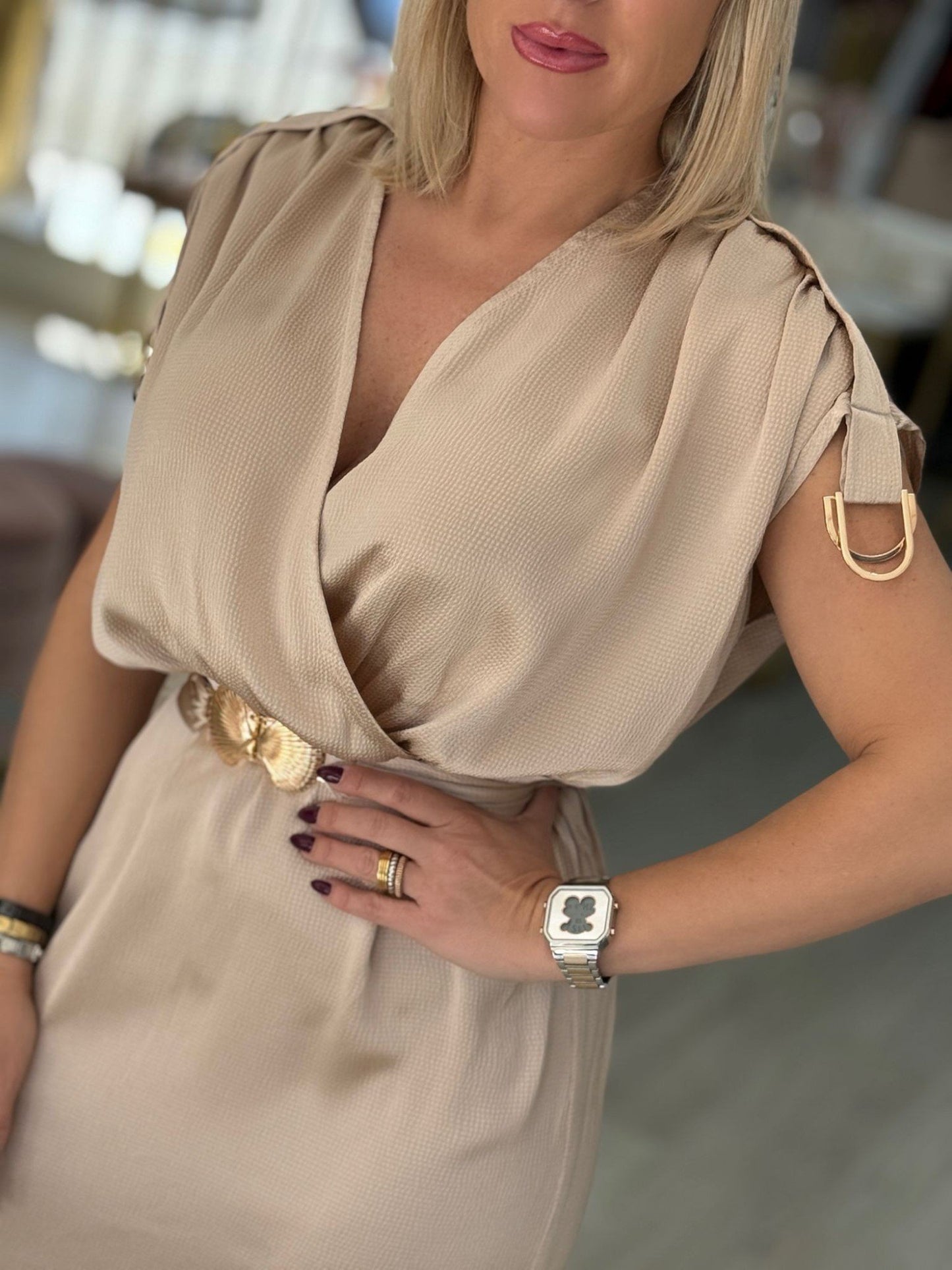 Vestido midi com cinto