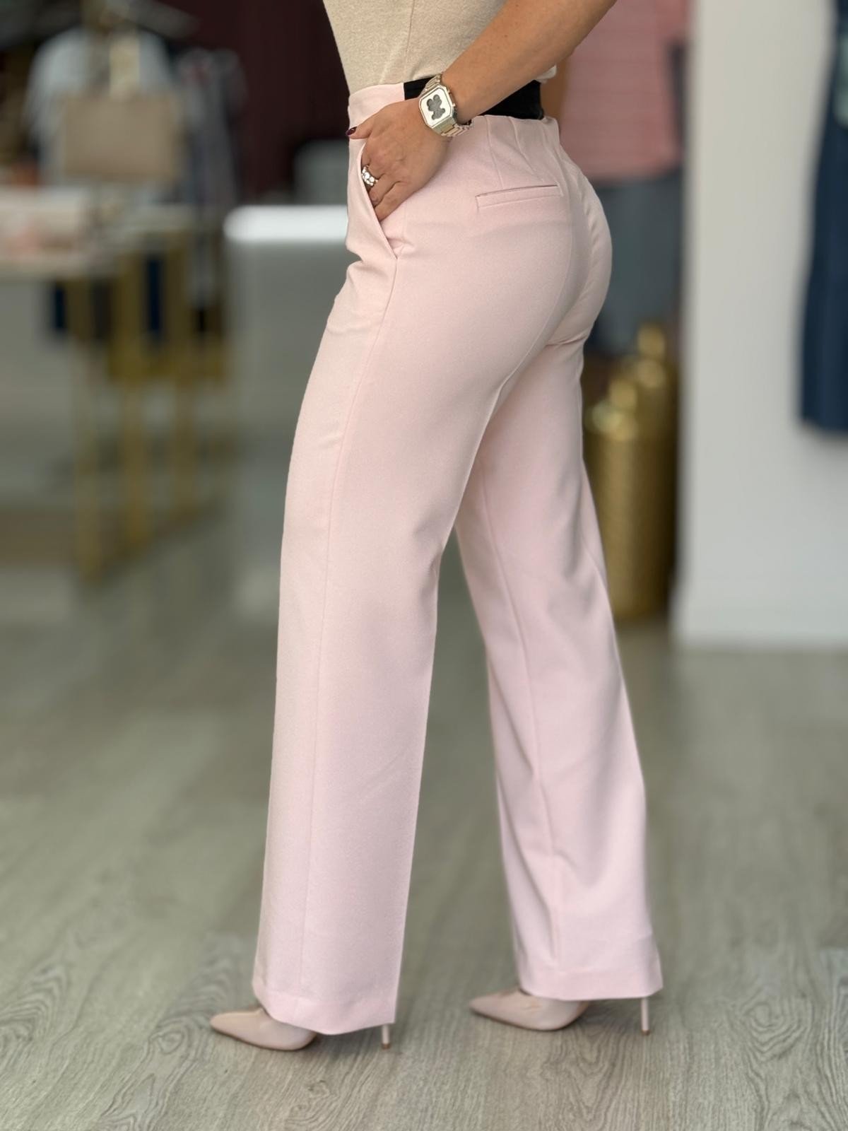 Calça wide leg com cinto elástico personalizado