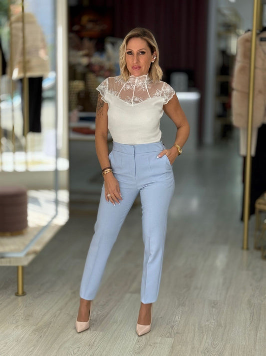 Calça clássica com cinto elástico personalizado