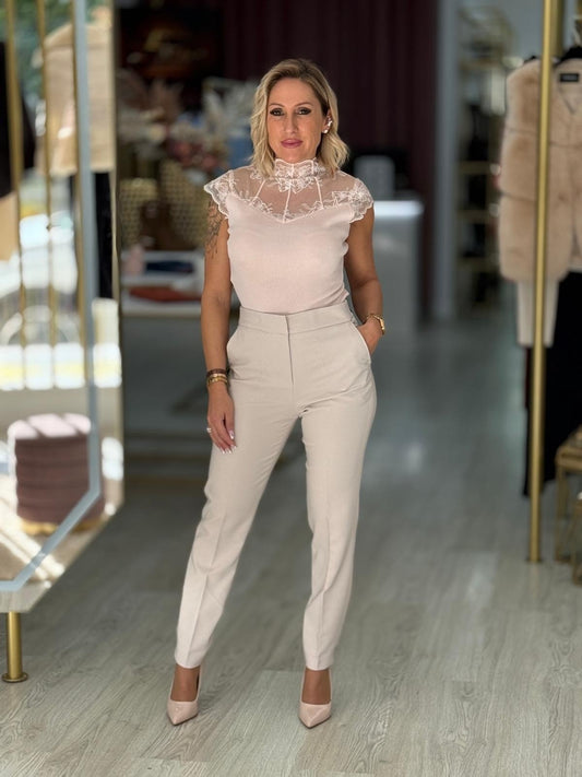 Calça clássica com cinto elástico personalizado