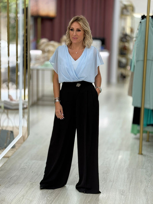Calça wide leg com pregas