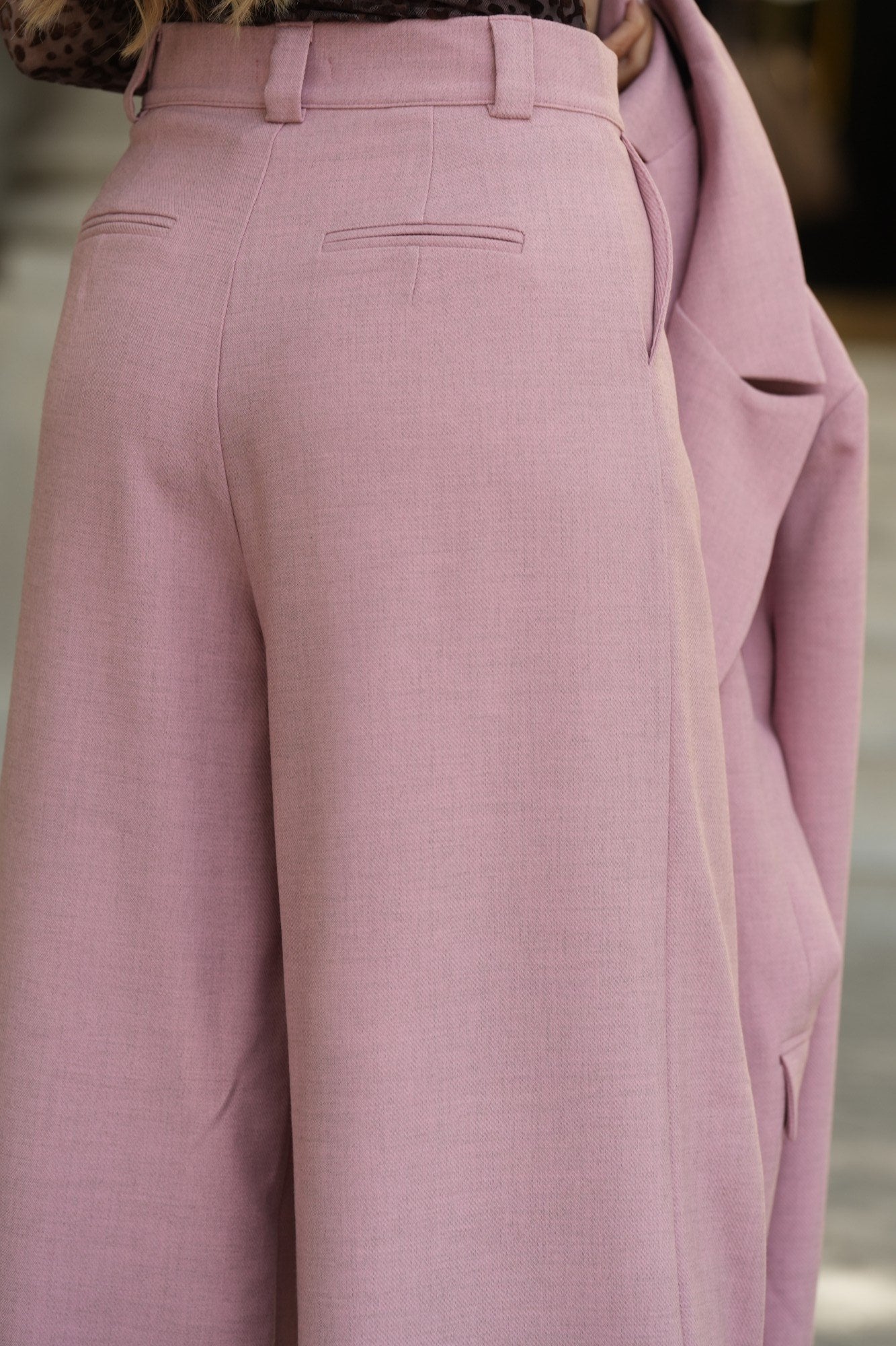 Calças Largas de Alfataria com Pinças