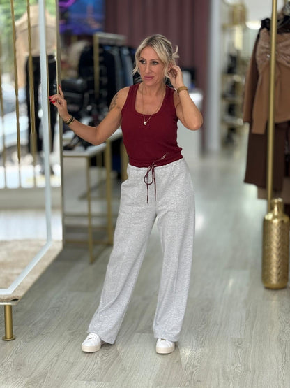 Calças jogger em cinzento claro com cintura contrastante