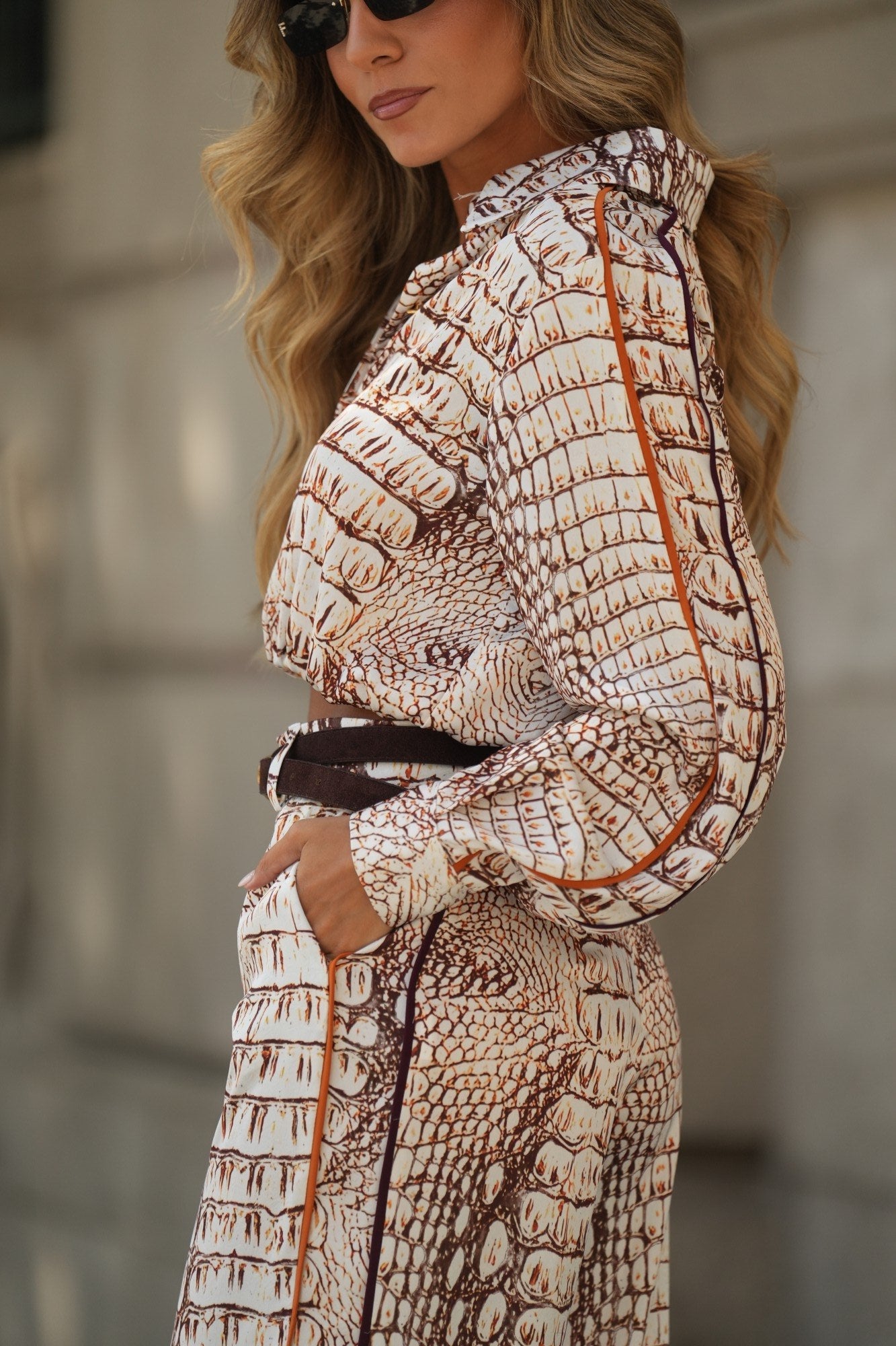 Camisa estampada animal em cetim