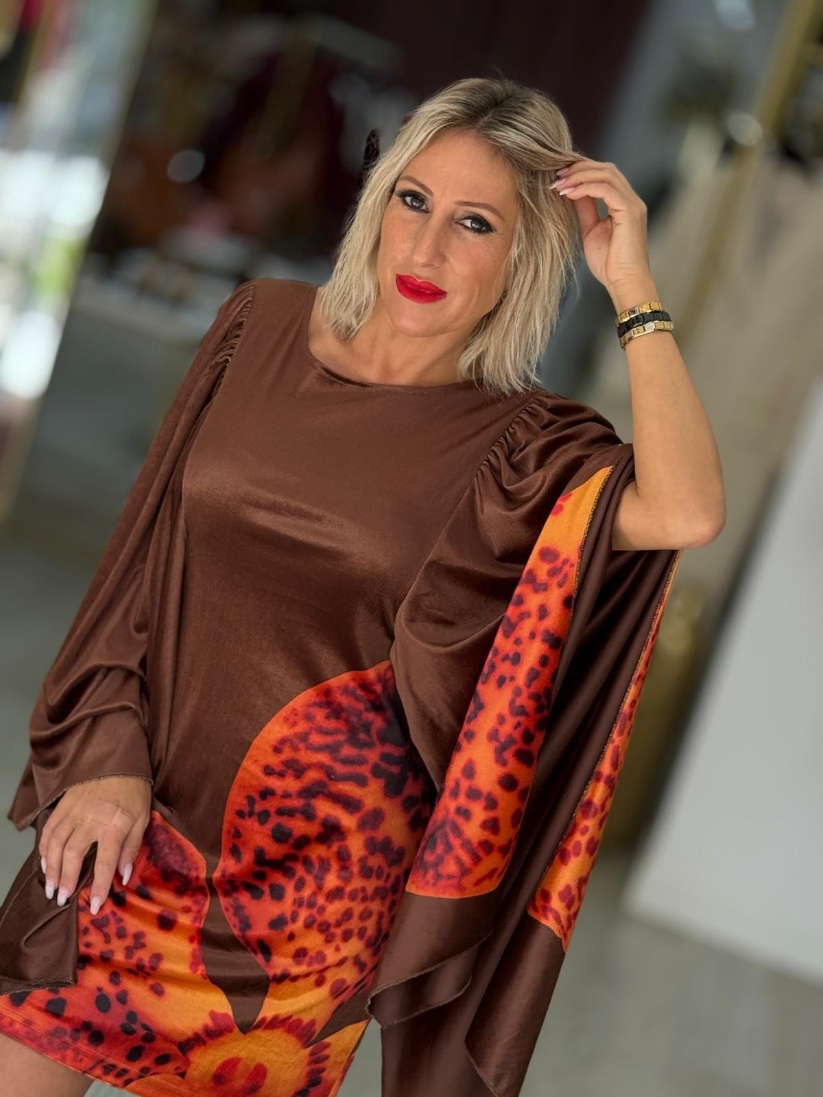 Vestido em Veludo com Estampa de Orquídea