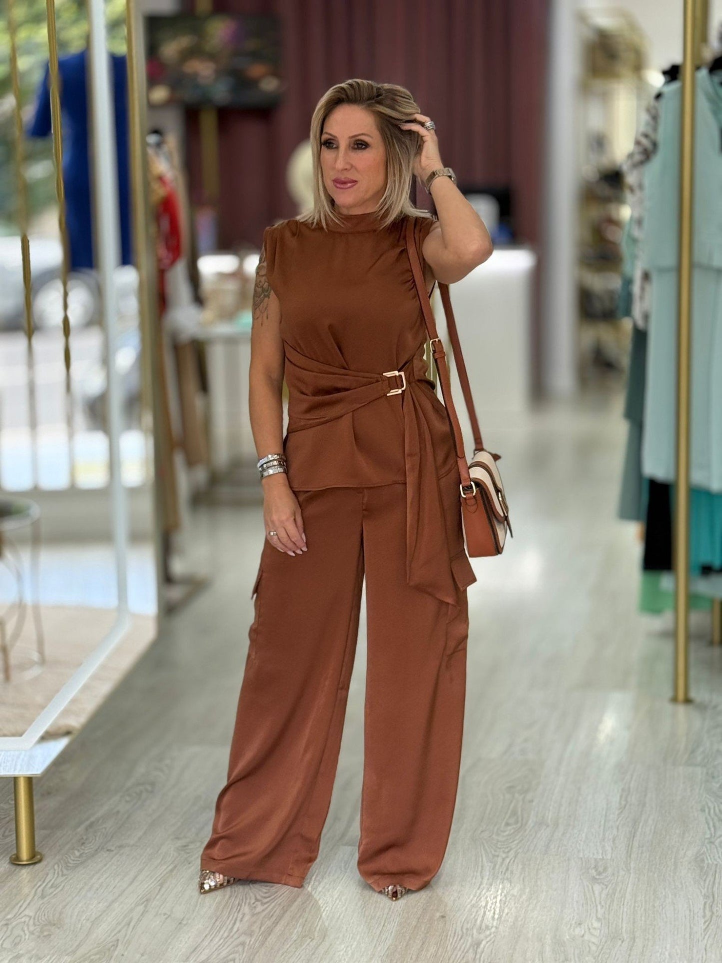 Top Acetinado com Faixa