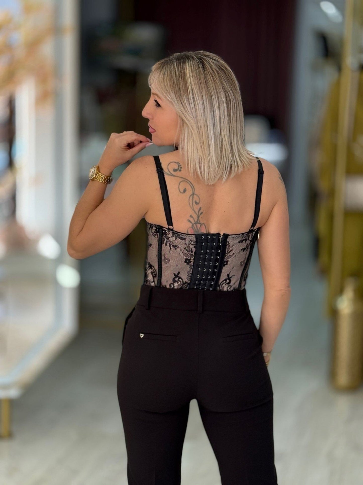 Corpete em Renda