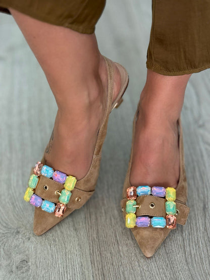 Sapatos com pedraria