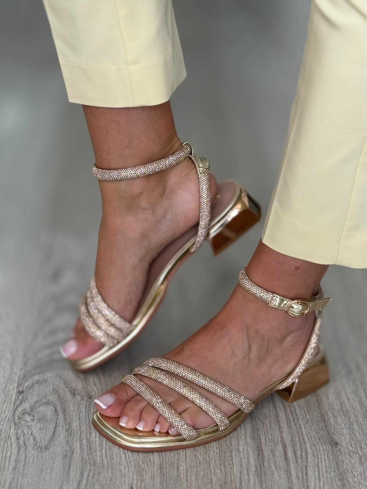 Sandálias com strass