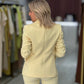 Blazer amarelo corte clássico