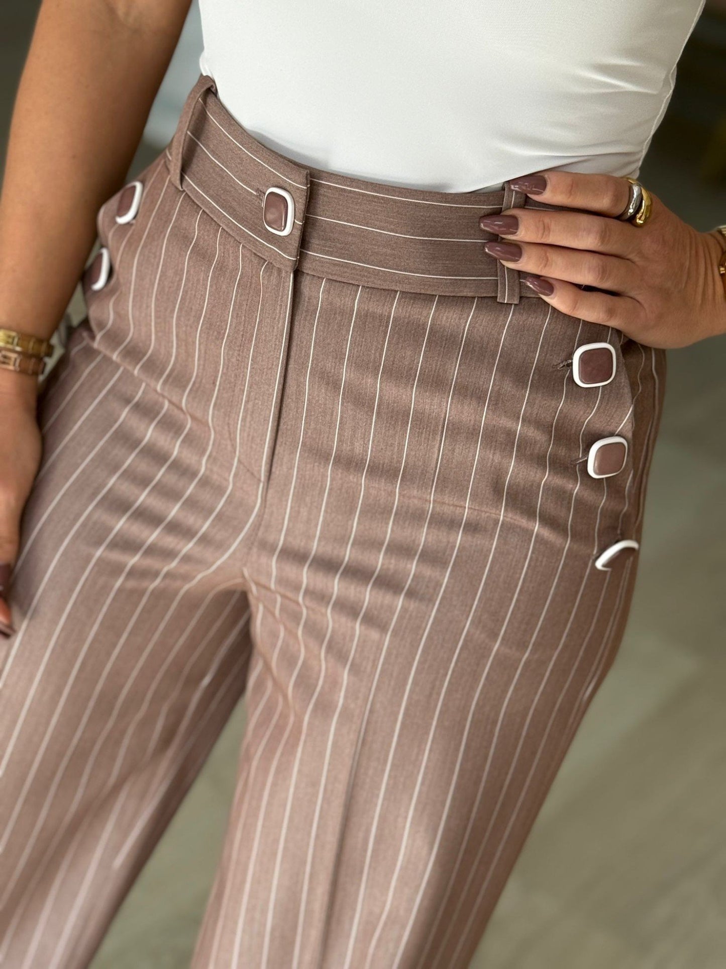 Calças risca diplomática