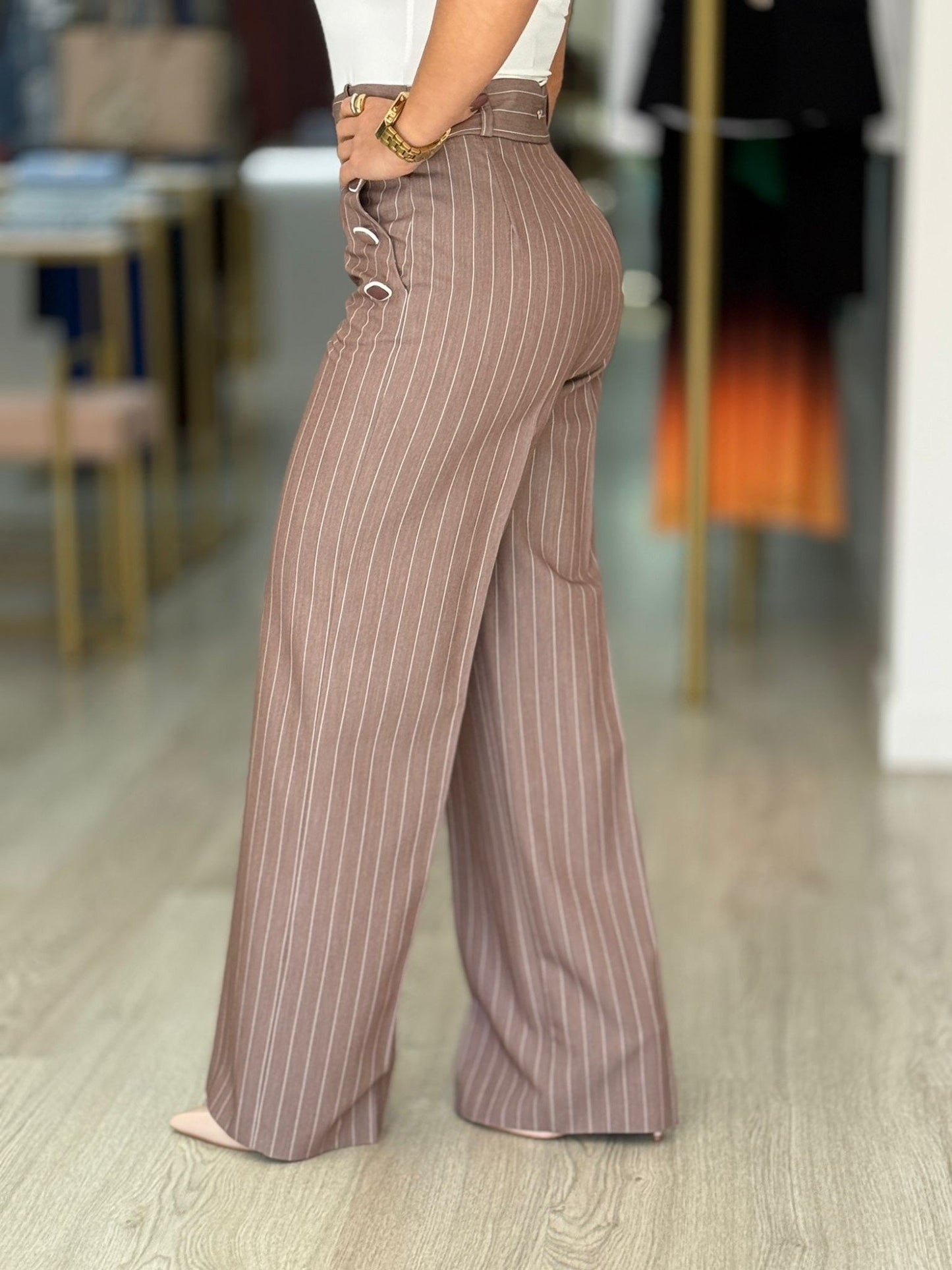 Calças risca diplomática