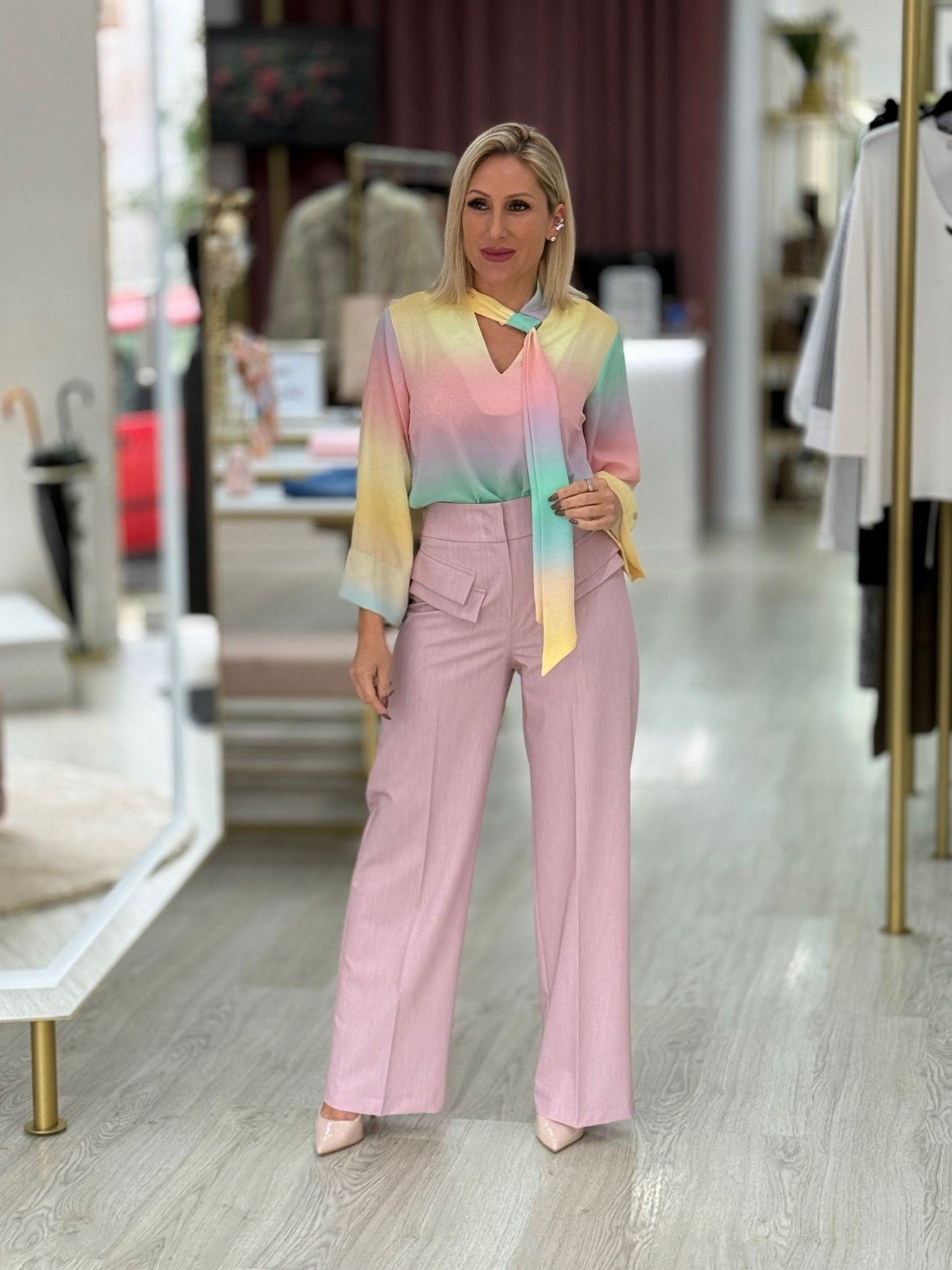 Túnica gola fita ajustável estampado tons pastel