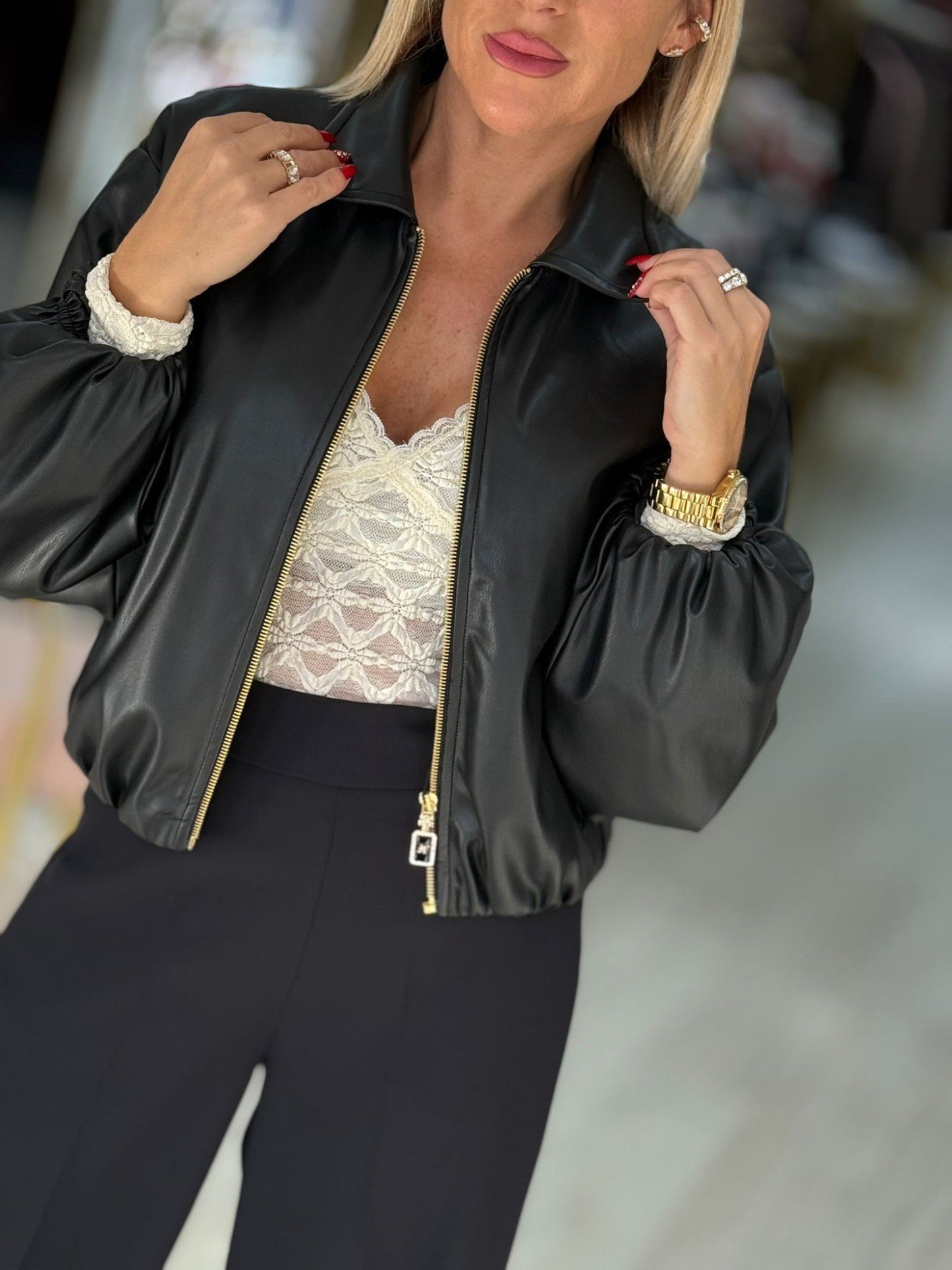 Bomber curto em polipele