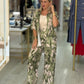 Calça wide leg estampada em tecido fluido
