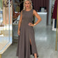 Vestido assimétrico com racha frontal
