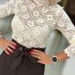 Camisola em renda com gola (+ cores)