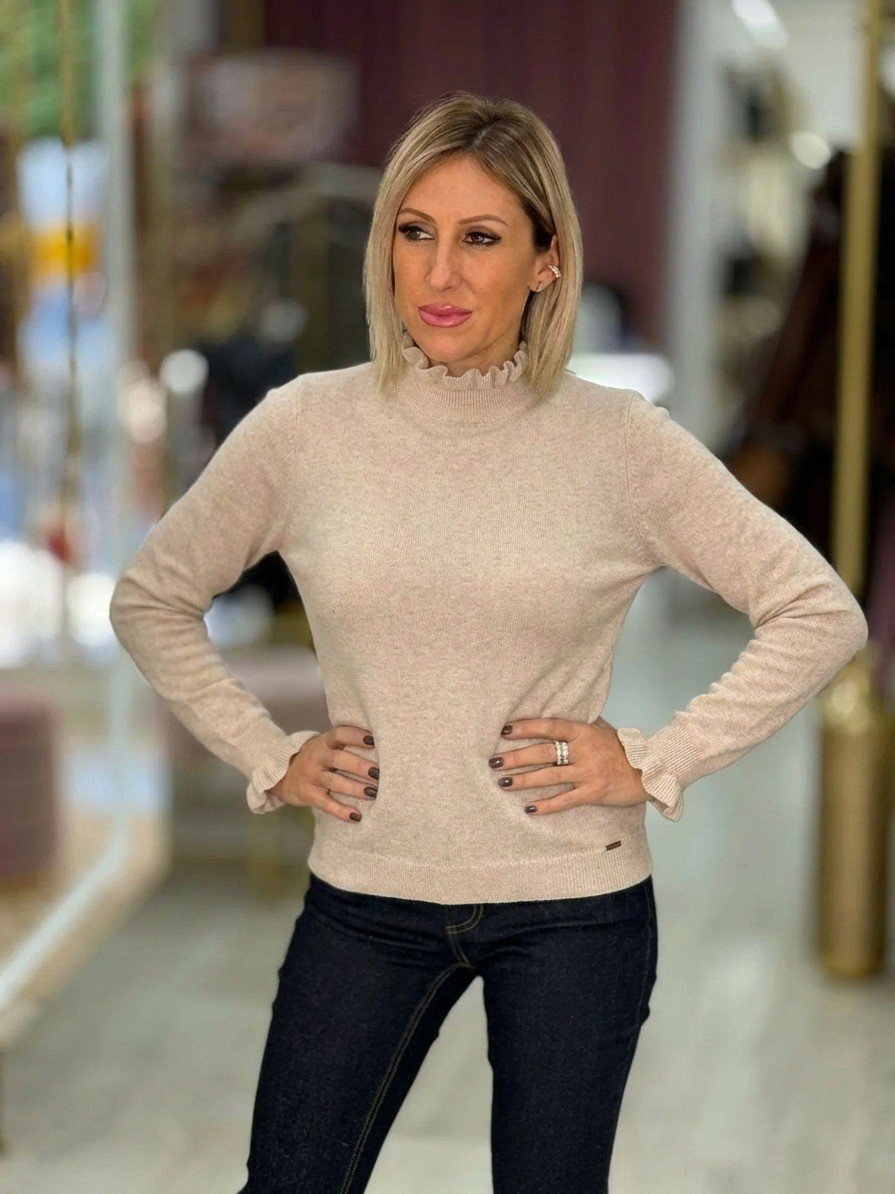 Camisola de malha com gola ondulada (+ cores)