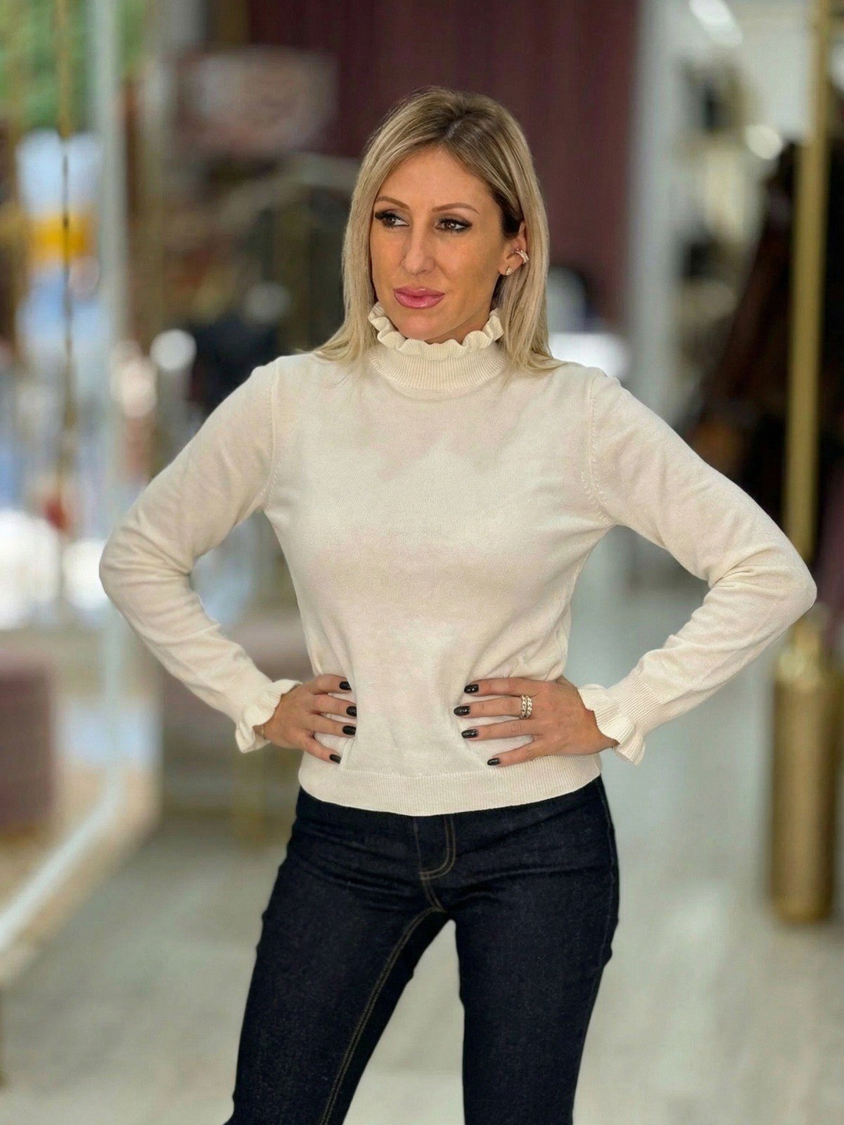 Camisola de malha com gola ondulada (+ cores)