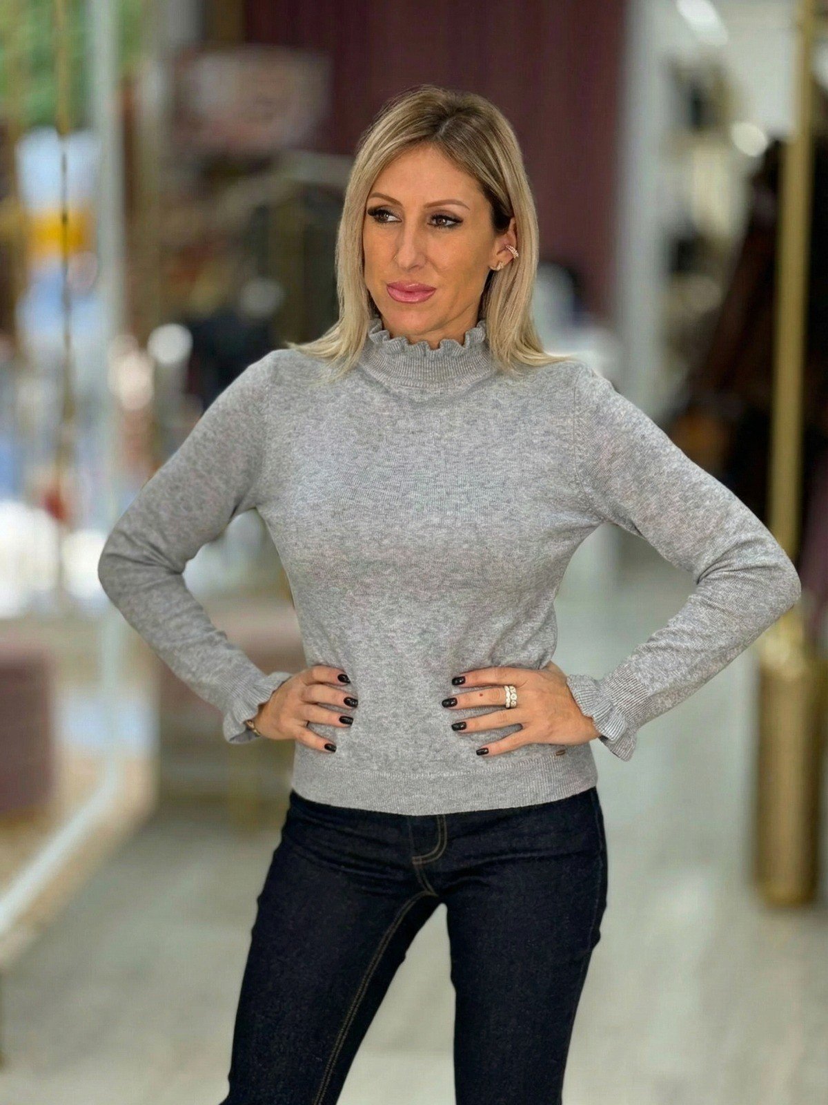 Camisola de malha com gola ondulada (+ cores)