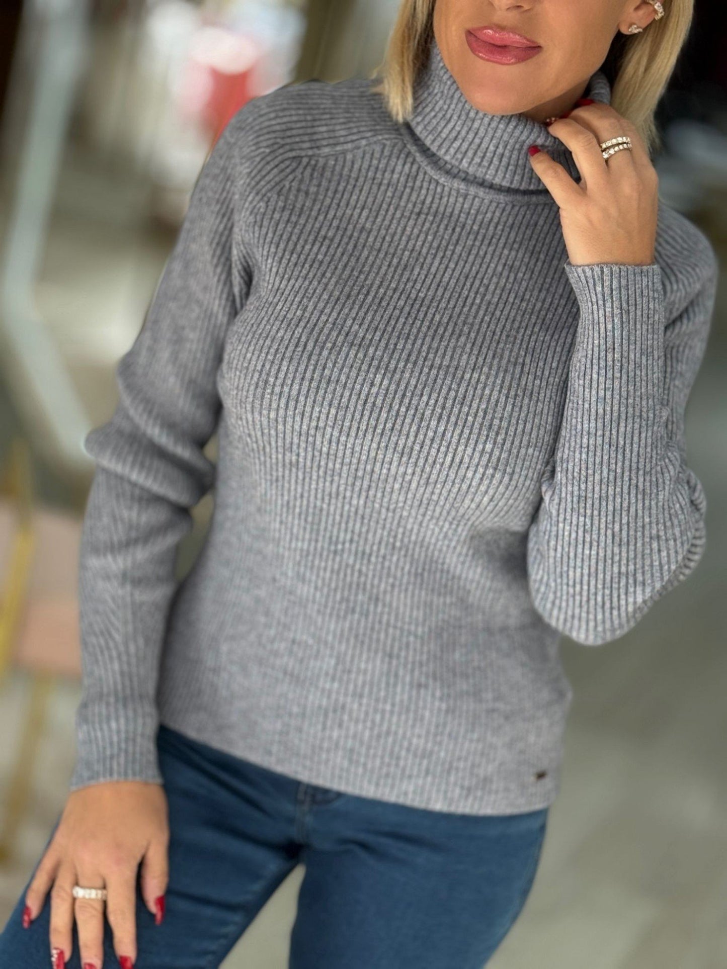 Camisola de malha canelada com gola alta (+ cores)