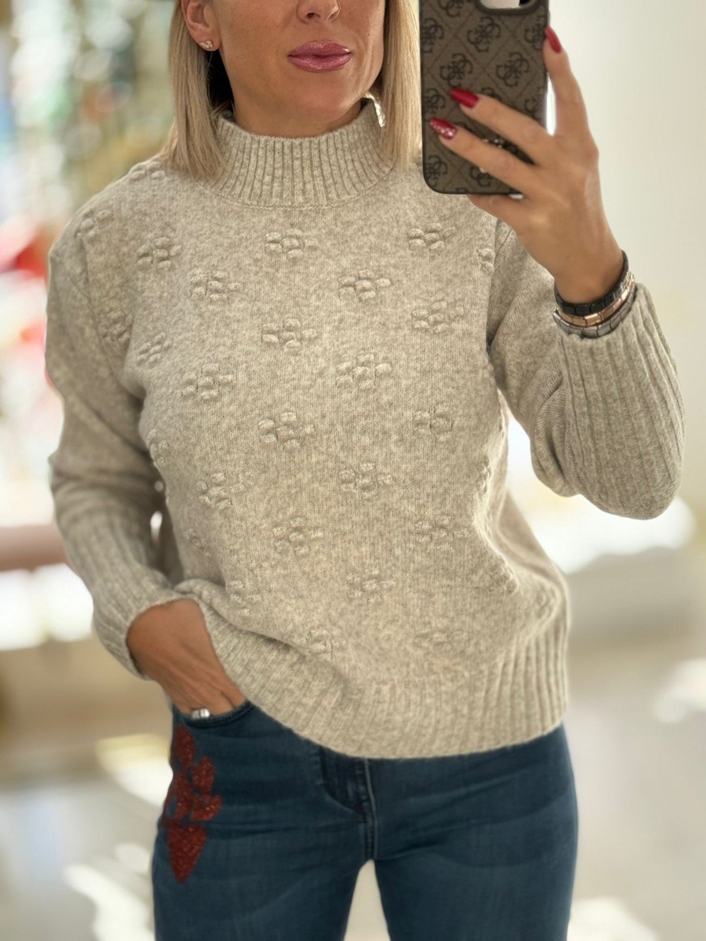 Camisola de malha com detalhe de relevo na frente (+ cores)