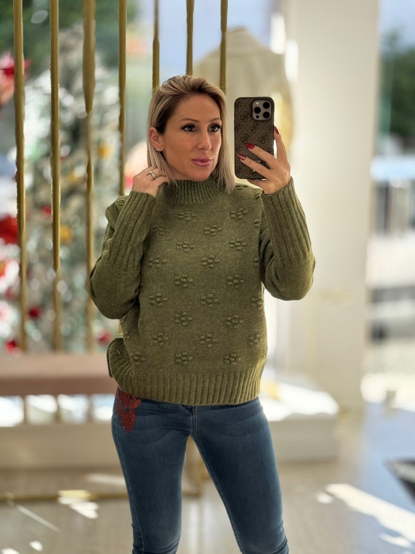 Camisola de malha com detalhe de relevo na frente (+ cores)