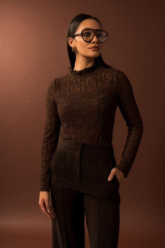 Body de renda com gola trabalhada