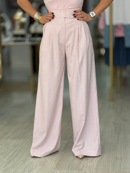 Calça wide leg com pregas em xadrez suave