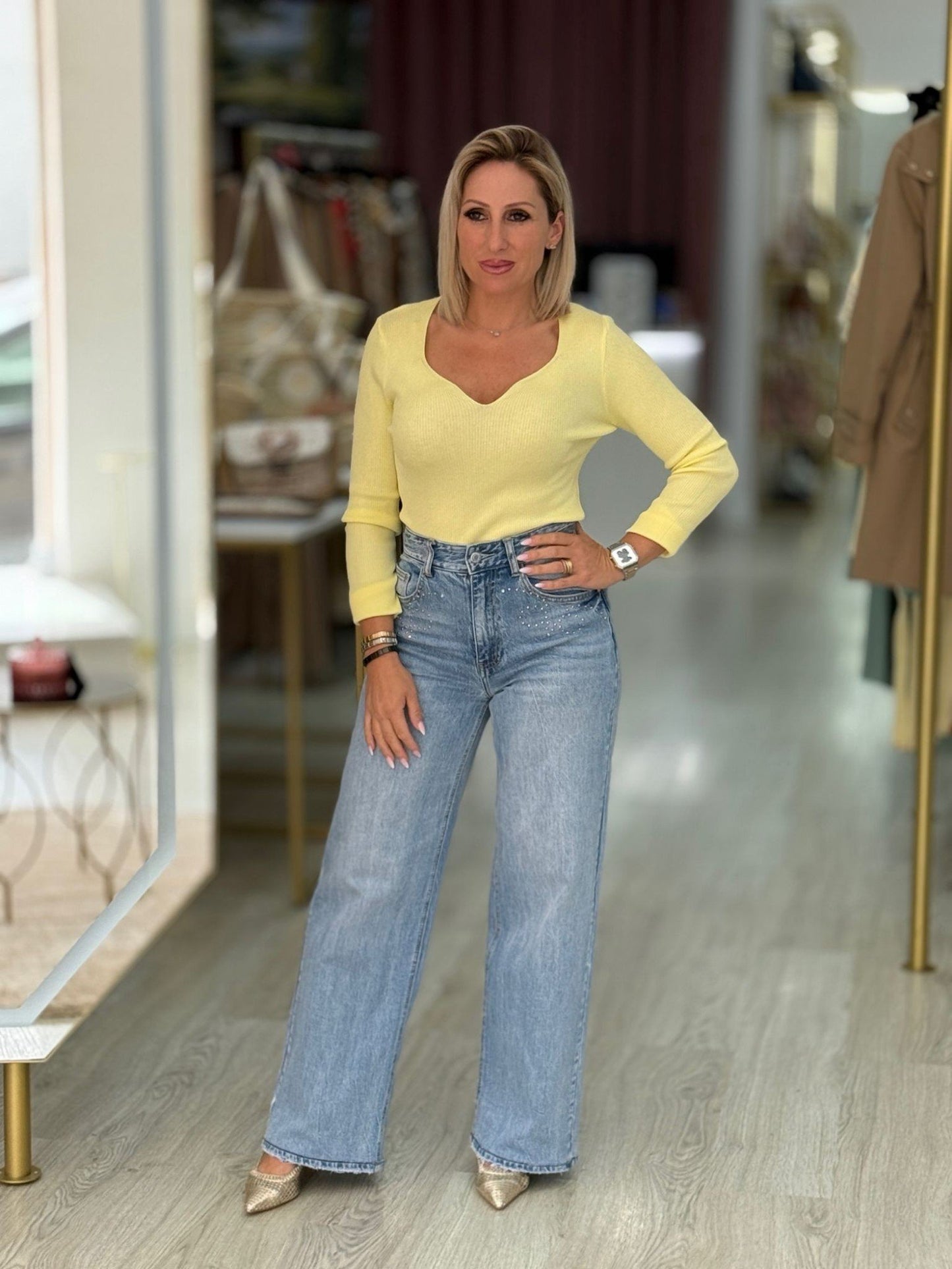 Camisola de malha canelada com decote em V (+ cores)