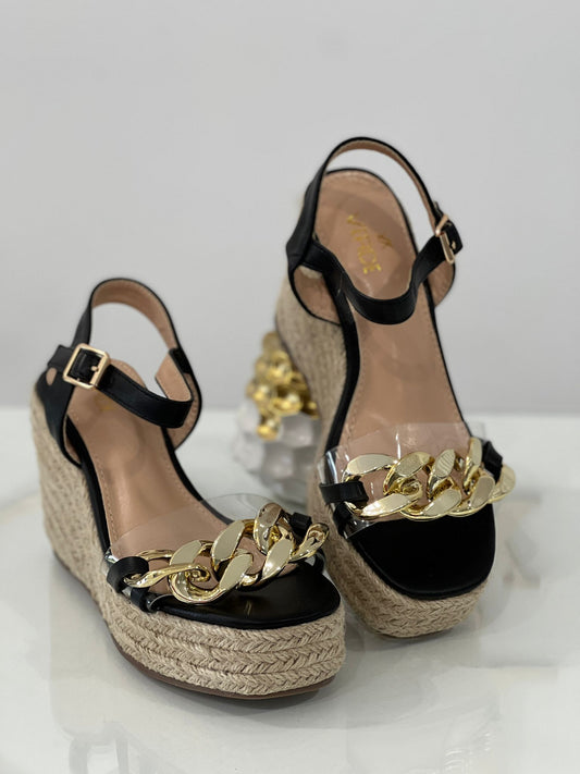 Sandálias com corrente
